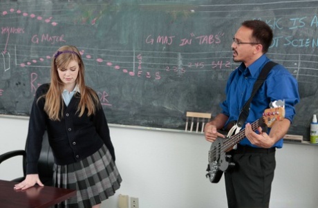 Hopeless music student Dolly Leigh finds her true talent in classroom blowjob
