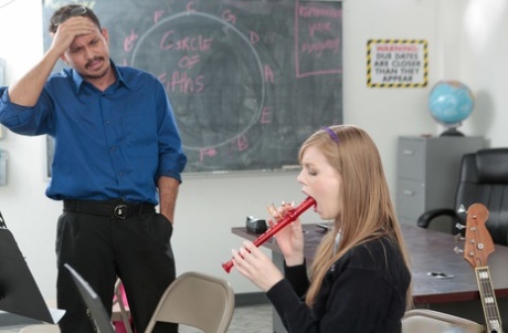 Hopeless music student Dolly Leigh finds her true talent in classroom blowjob