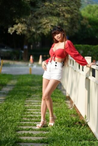 Chinese girl Mu Yurou has her firm tits fondled and jizzed on during sex