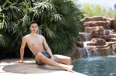 Men Com performed by Alpha Wolfe, Clark Reid, Greg Dixxon Porn Images