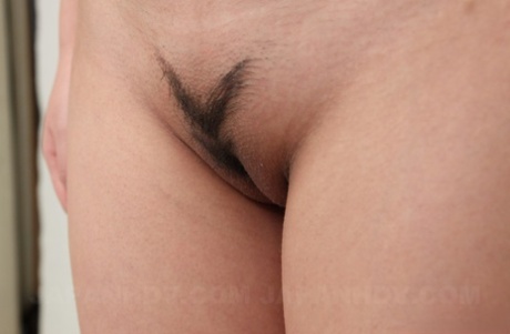 Hot Japanese babe Yuki Kawamoto shows her vagina before and after shaving