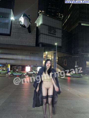 Ảnh sex public hot girl Trung Quốc khoe hàng nơi công cộng