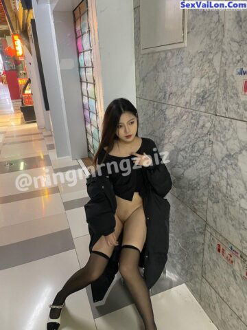 Ảnh sex public hot girl Trung Quốc khoe hàng nơi công cộng