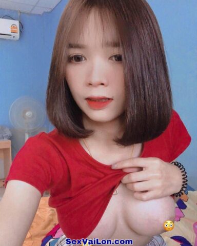 Ảnh sex em học sinh ngực phụ huynh nên rất thích khoe