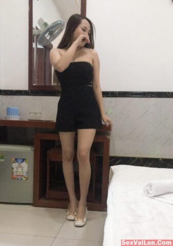 Sáng đi làm tối đưa mông sếp đụ Sáng đi làm tối đưa mông sếp đụ