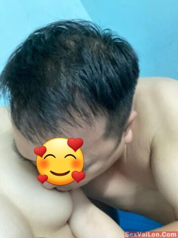 Trứng rán cần mỡ, bắp cần bơ. Yêu không cần cớ cần địt em cơ Trứng rán cần mỡ, bắp cần bơ. Yêu không cần cớ cần địt em cơ