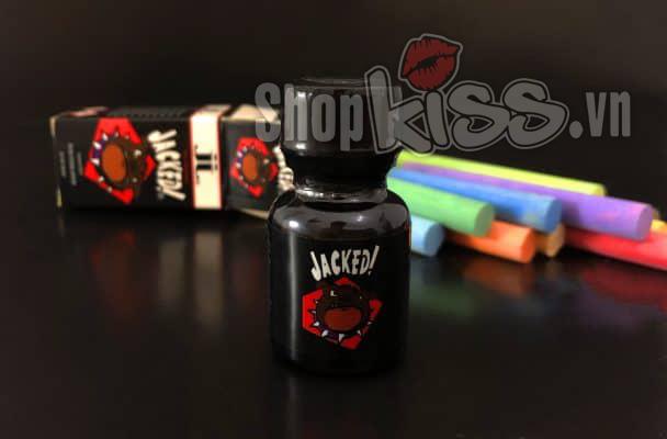 Chai Poppers Jacked 10ml PP20 chính hãng Anh Quốc bày trên nền trắng