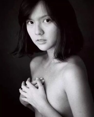 Hải Tú sexy thả rông vòng 1
